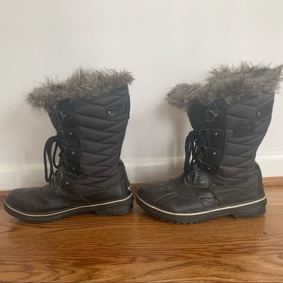 Sorel Black Snow Boots - Picture 2 of 5